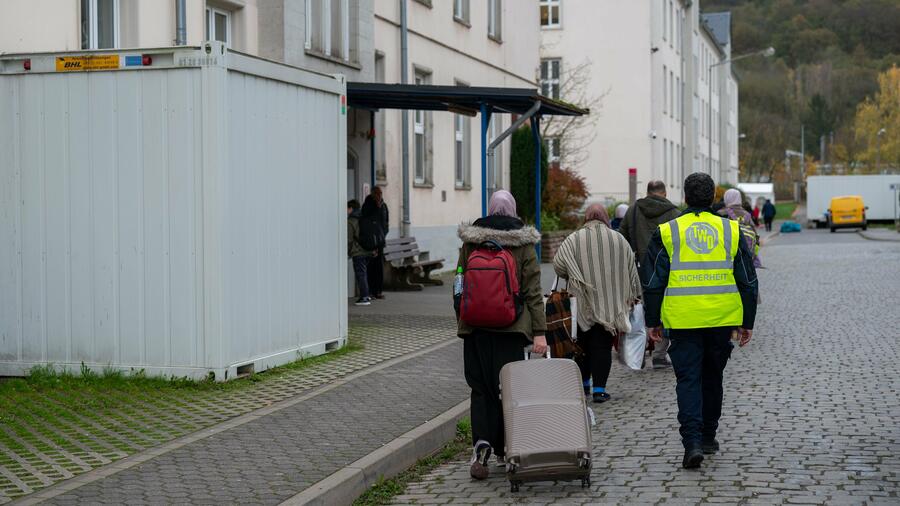 Migration: Ministerpräsidenten machen Druck bei Asylpolitik