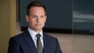 Patrick J. Adams, Merritt Wever und weitere in Netflix-Serie