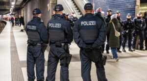 Sicherheitspolitik: Terrorgefahr: Schließt Deutschland die Grenzen zur Fußball-EM?