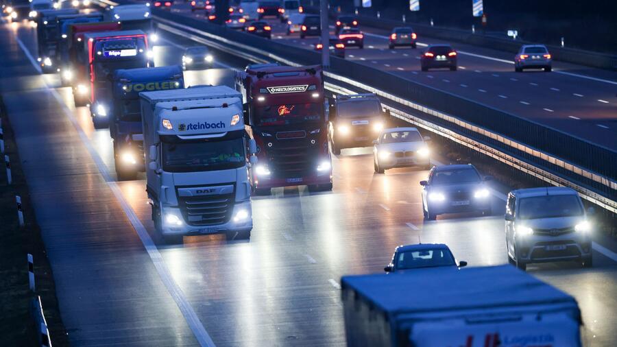 Verkehr: Mehr Lkw-Verkehr auf deutschen Autobahnen