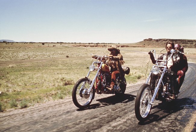 Wyatt (Peter Fonda) und Billy (Dennis Hopper) auf dem Weg nach New Orleans.