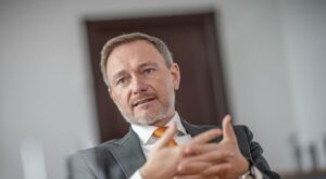 Finanzminister im Interview: Spekulation um Ampel-Ausstieg: Lassen Sie die Koalition platzen, Herr Lindner?