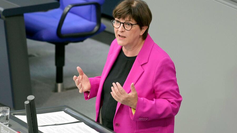 Mindestlohn: Arbeitnehmer überstimmt: SPD-Chefin Esken für Reform der Mindestlohnkommission