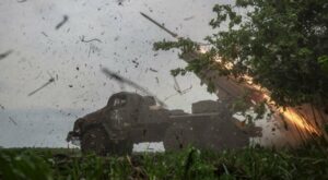 Ukraine-Krieg: Russische Truppen stürmen gegen zwei ukrainische Verteidigungslinien an