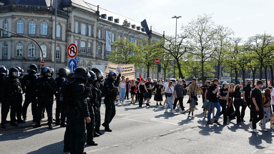 1. Mai: Mehr als Zehntausend bei linken Demos