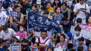 Fernost: Schlägereien und Proteste: Taiwan droht die politische Lähmung