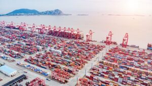 Frachtschiffe: Plus 88 Prozent im April und Mai: Chinas Exportboom treibt Container-Preise in die Höhe