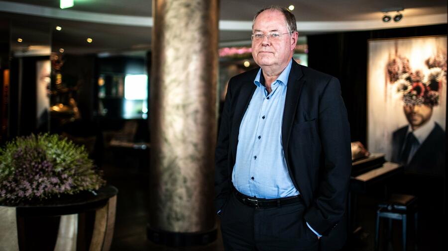 Interview: Peer Steinbrück: „Das Rentenpaket scheint mir höchst zweifelhaft“