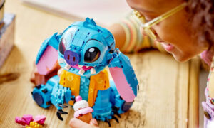 Lego-Set für Disney-Fans: Den süßen Alien aus „Lilo & Stitch“ gibt es hier im Angebot