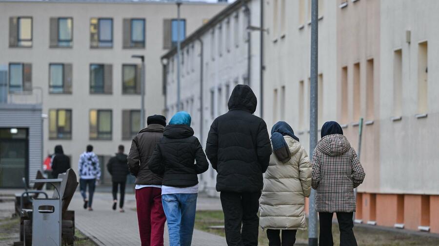 Migration: Zahl der in Deutschland Schutz suchenden Ausländer hat 2023 zugenommen