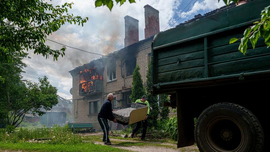 Ukraine – Lage am Morgen: Schwere Kämpfe im Nordosten der Ukraine – Selenski gesteht schwierige Lage ein