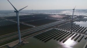 Energie: China nimmt wohl weltgrößte Solaranlage in Betrieb
