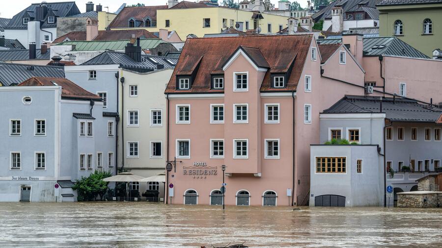 Flutkatastrophe: Entspannung trotz neuer Regenfälle bei Hochwasserlage in Bayern