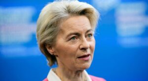 Auf Dienstreise: Von der Leyen leistet erste Hilfe bei Notfall im Flugzeug